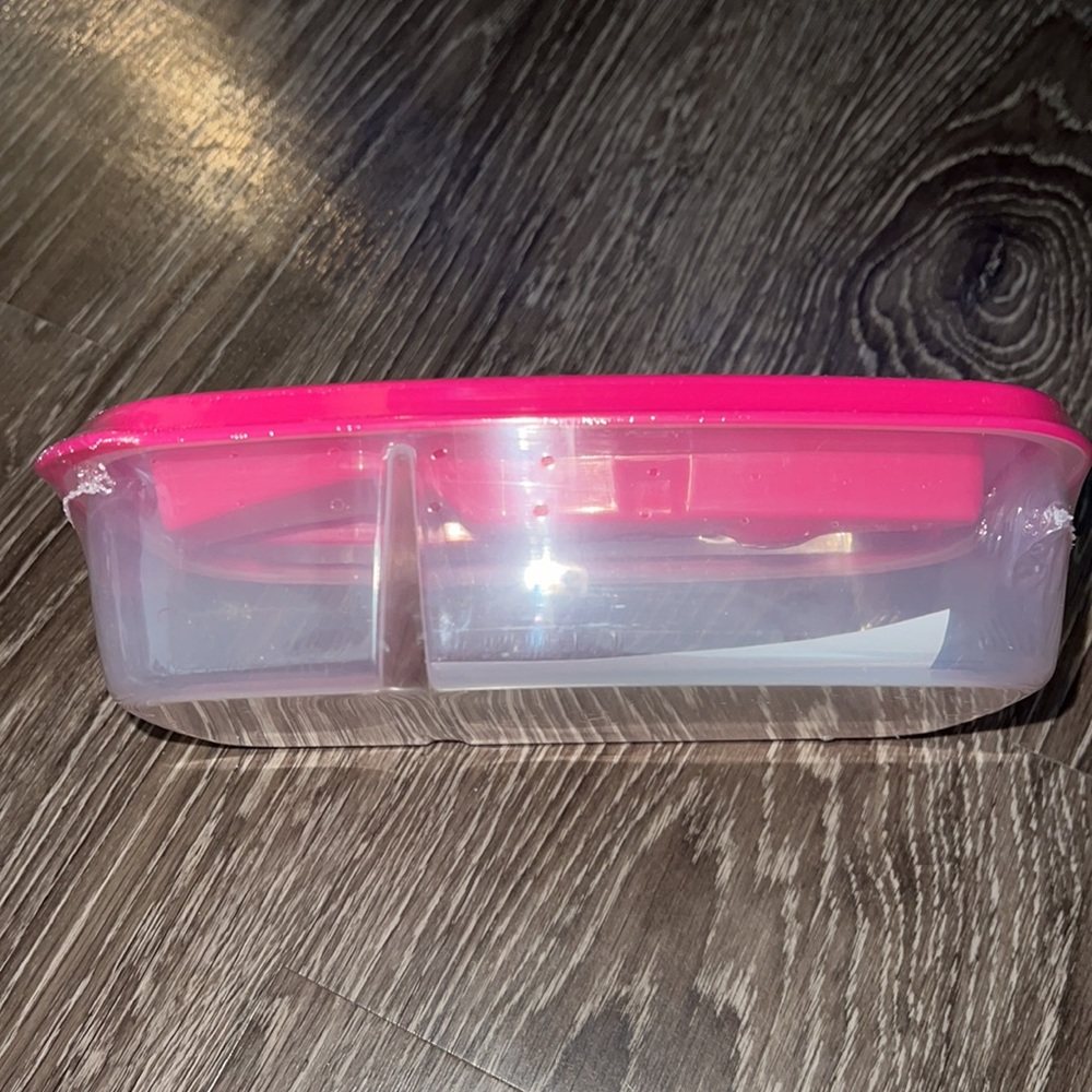 T-Mobile Food Storage Container -NIP - Picture 2 of 3